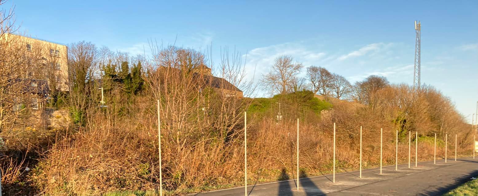 Work commences on the fence